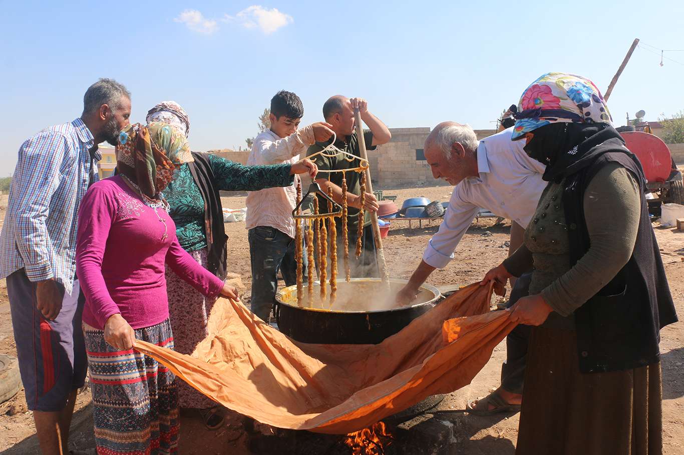 Şanlıurfa'da kazanlar yöresel lezzetler için kaynadı